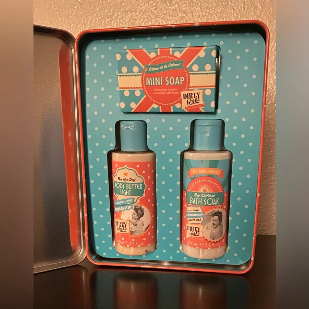 Dirty Works Spa Gift Set Top to Toe Treats Body Butter Bath Soak Soap Tin Bundle